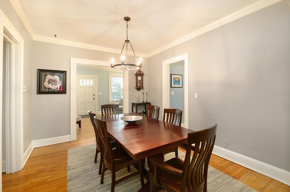 117 Chelsea Dr, Decatur GA 30030-5001 exterior