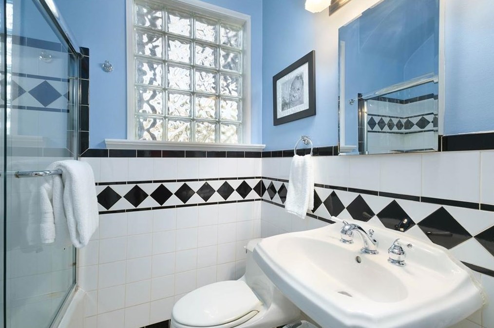 117 Chelsea Dr, Decatur GA 30030-5001 exterior