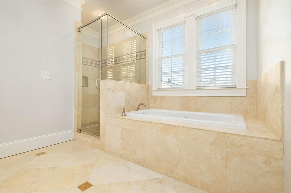 117 Chelsea Dr, Decatur GA 30030-5001 exterior