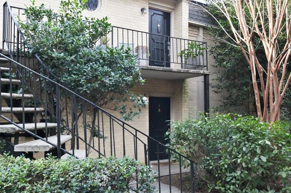5400 Roswell Rd, Atlanta GA  30342-1972 exterior