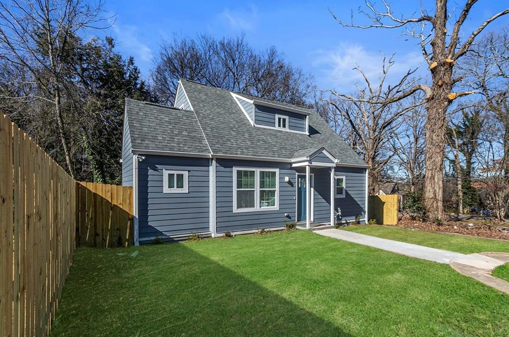 1121 Oak Knoll Ter, Atlanta, GA 30315-5213