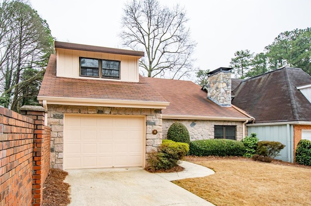 8 Westchester Sq, Decatur, GA 30030-2370