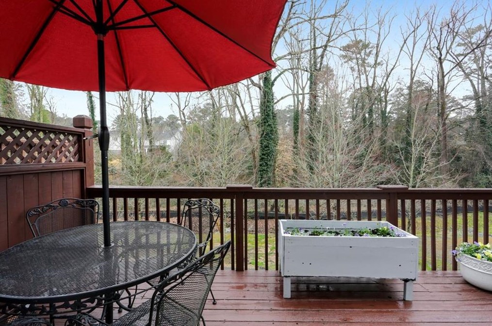 2134 Weldonberry Dr, Atlanta GA  30319-5734 exterior