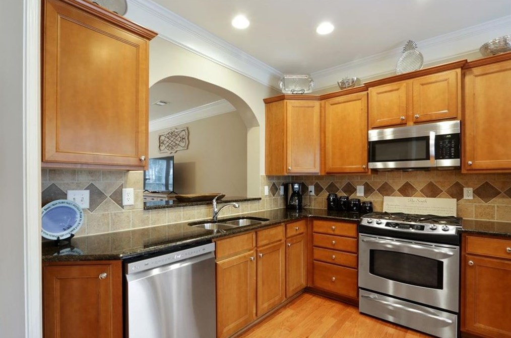 2134 Weldonberry Dr, Atlanta GA  30319-5734 exterior