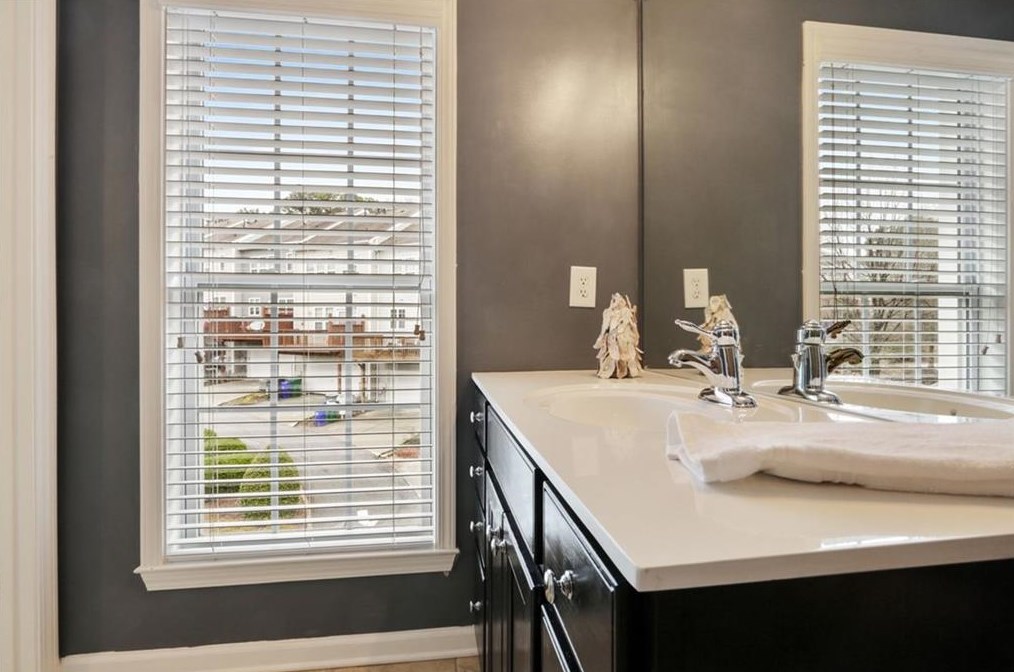 2134 Weldonberry Dr, Atlanta GA  30319-5734 exterior