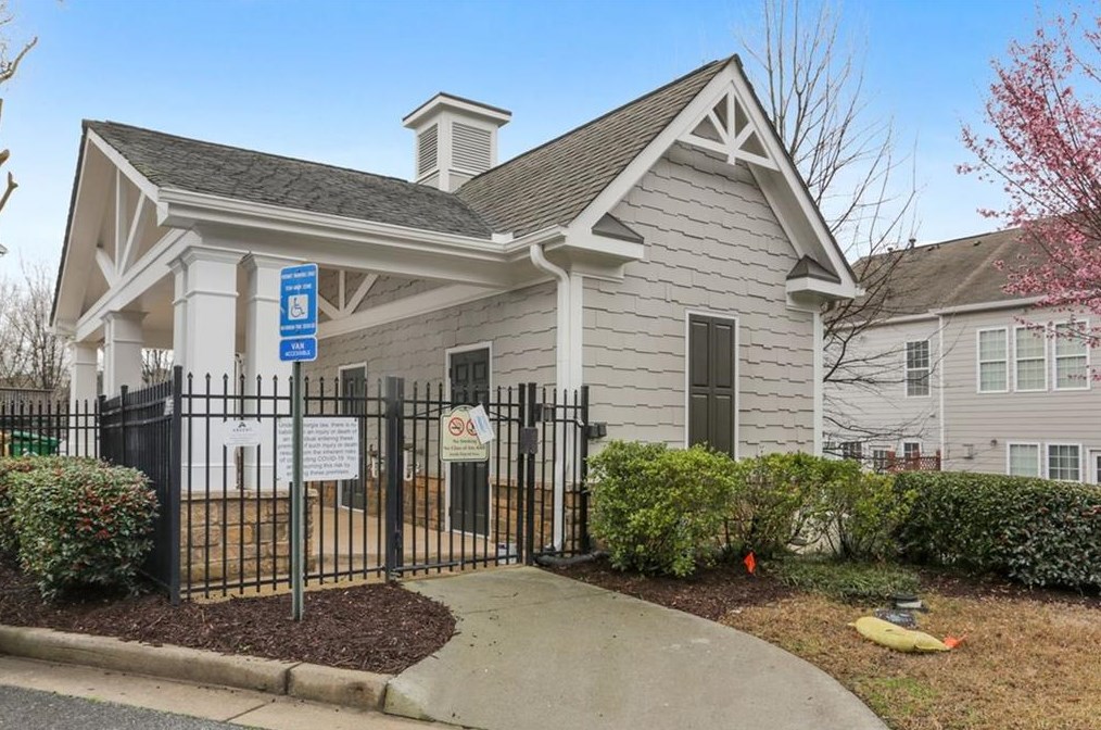 2134 Weldonberry Dr, Atlanta GA  30319-5734 exterior
