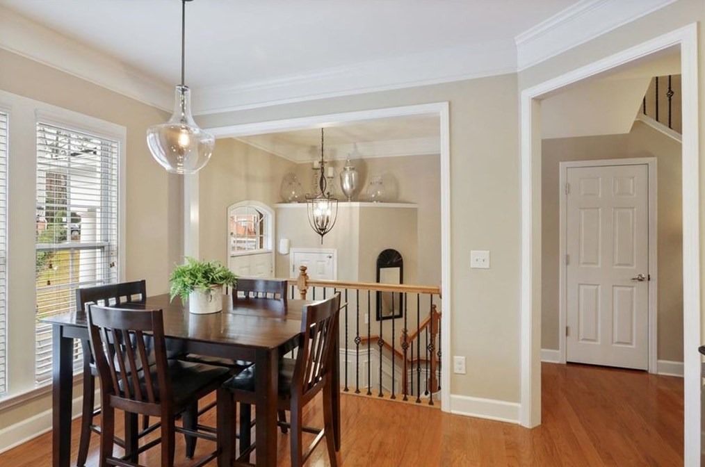 2134 Weldonberry Dr, Atlanta GA  30319-5734 exterior