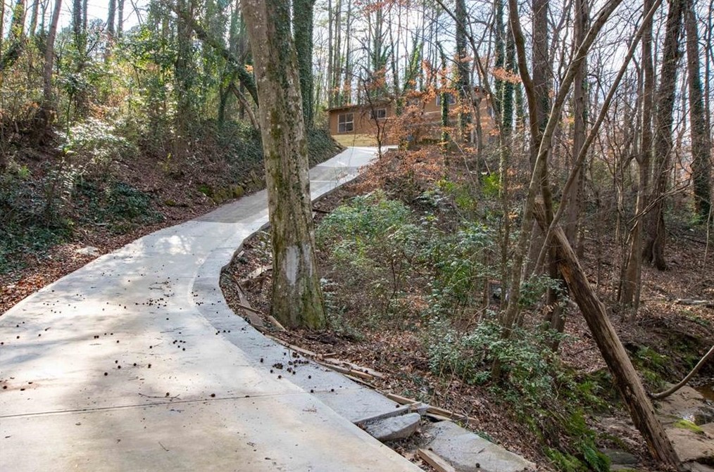 3210 Valley Bluff Dr, Atlanta, GA 30340-4464