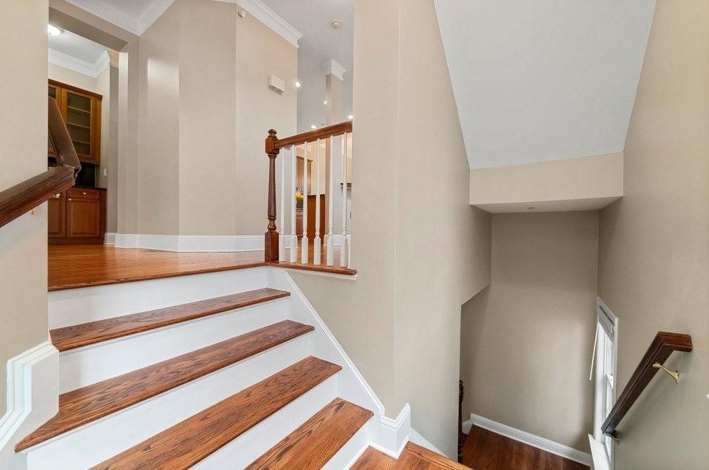 1031 Emory Parc Pl, Decatur GA  30033-4060 exterior