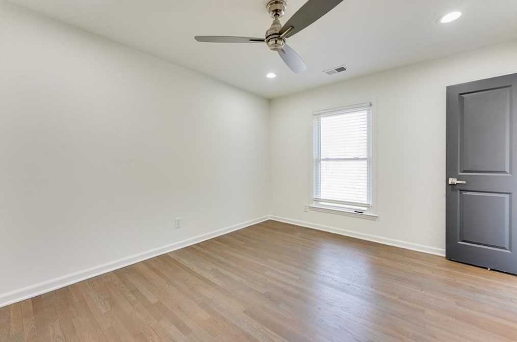 1368 Oakcrest Dr, Atlanta GA  30311-3055 exterior
