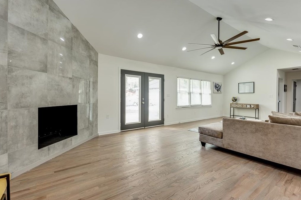 1368 Oakcrest Dr, Atlanta GA  30311-3055 exterior