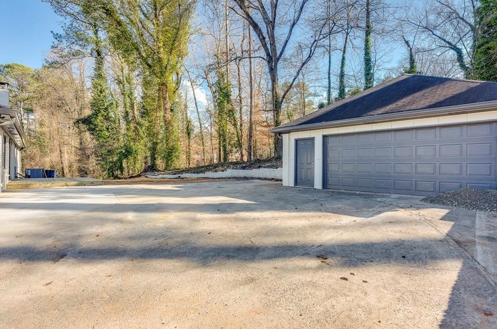 1368 Oakcrest Dr, Atlanta GA  30311-3055 exterior