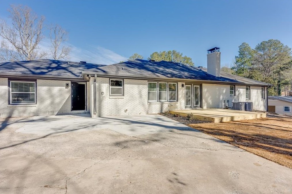 1368 Oakcrest Dr, Atlanta GA  30311-3055 exterior
