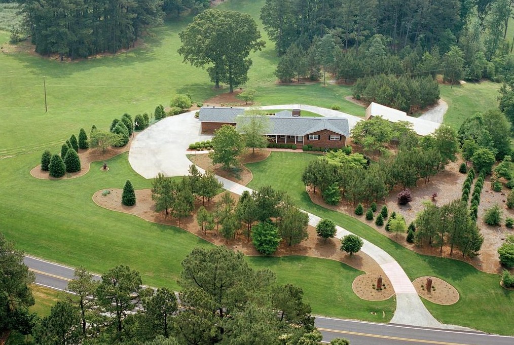 4713 Youngblood Rd, Flowery Branch, GA 30542-3636