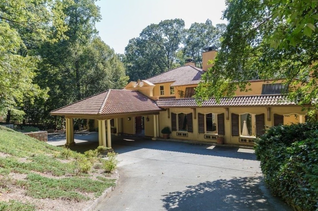 3575 Paces Valley Rd, Atlanta, GA 30327-3203