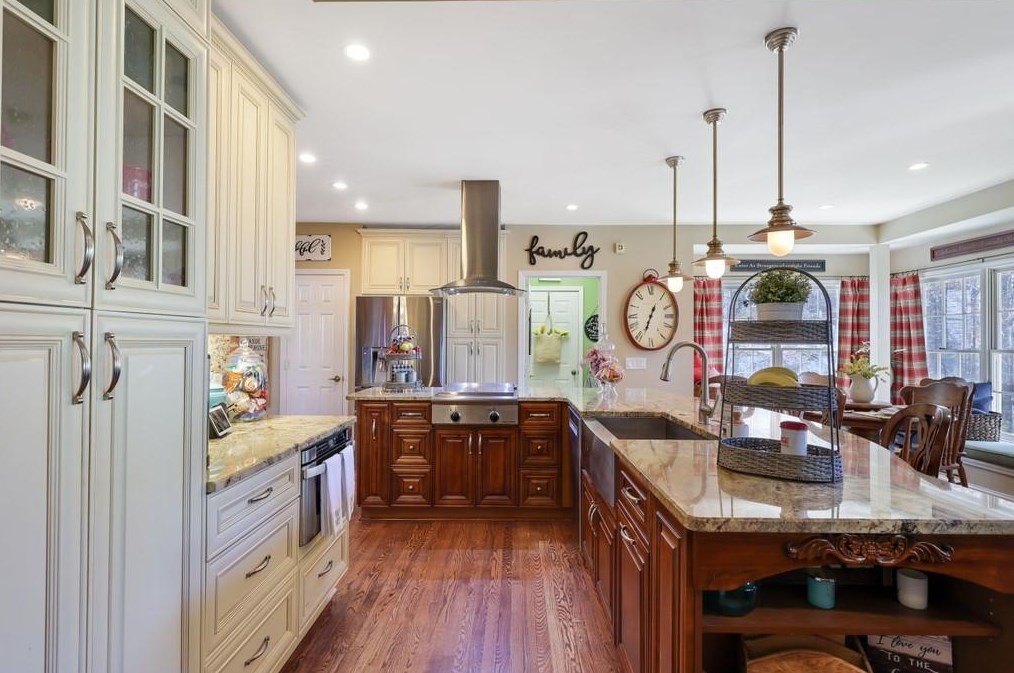 425 De Malle Ct, Alpharetta GA exterior