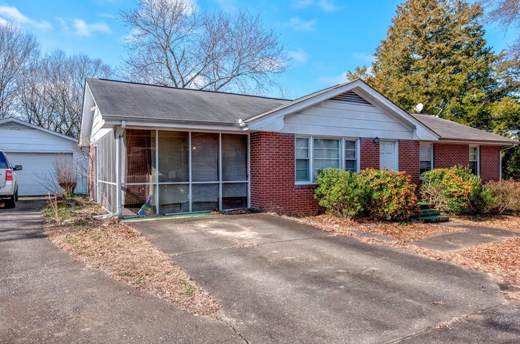 410 Northcrest Dr, Winder, GA 30680-1570