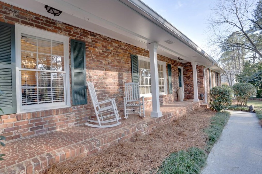 160 Jade Cove Dr, Roswell, GA 30075-4651
