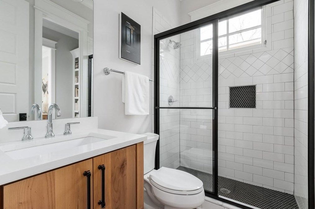 401 Mimosa Dr, Decatur GA  30030-3737 exterior