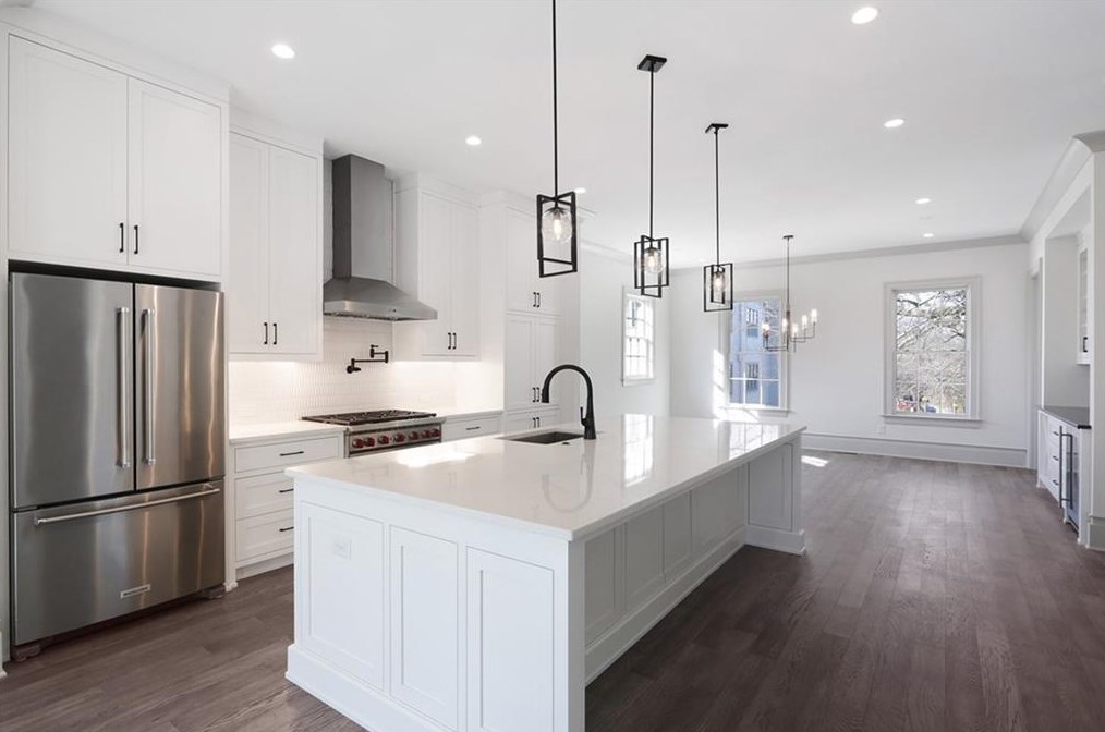 1080 Green St, Roswell, GA 30075-3676