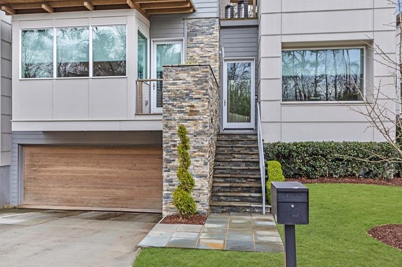 2496 Oostanaula Dr, Atlanta GA  30319-3522 exterior