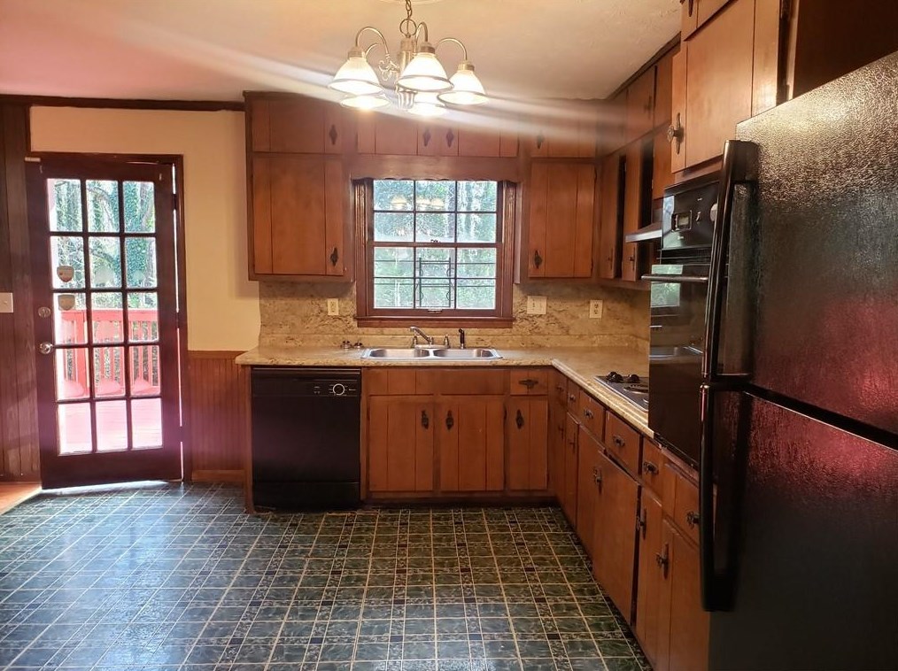 4043 Casa Loma Dr, Decatur, GA 30034-5306