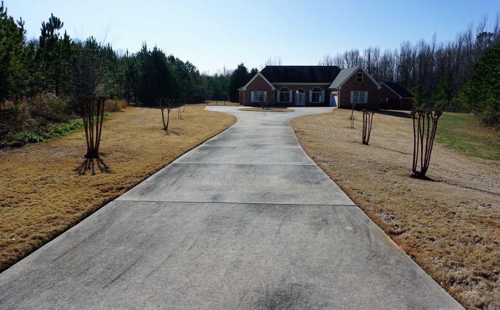 1023 Oakridge Dr, Griffin, GA 30223-8075