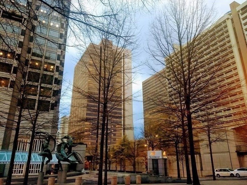300 Peachtree St Ne Apt 3i, Atlanta, GA