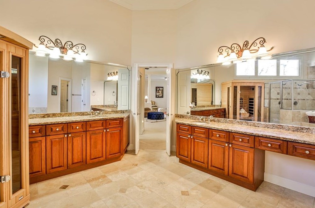 2554 Weigelia Rd, Atlanta GA  30345-3967 exterior