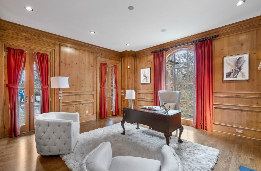 70 Old Ridgewood Pl, Atlanta GA  30327-2462 exterior