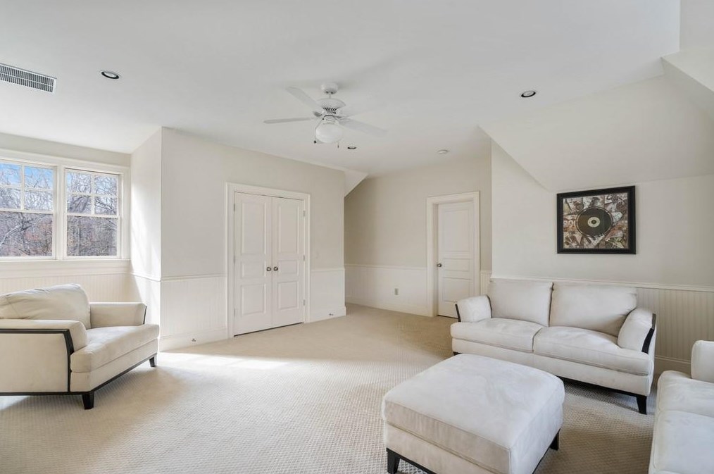 70 Old Ridgewood Pl, Atlanta GA  30327-2462 exterior