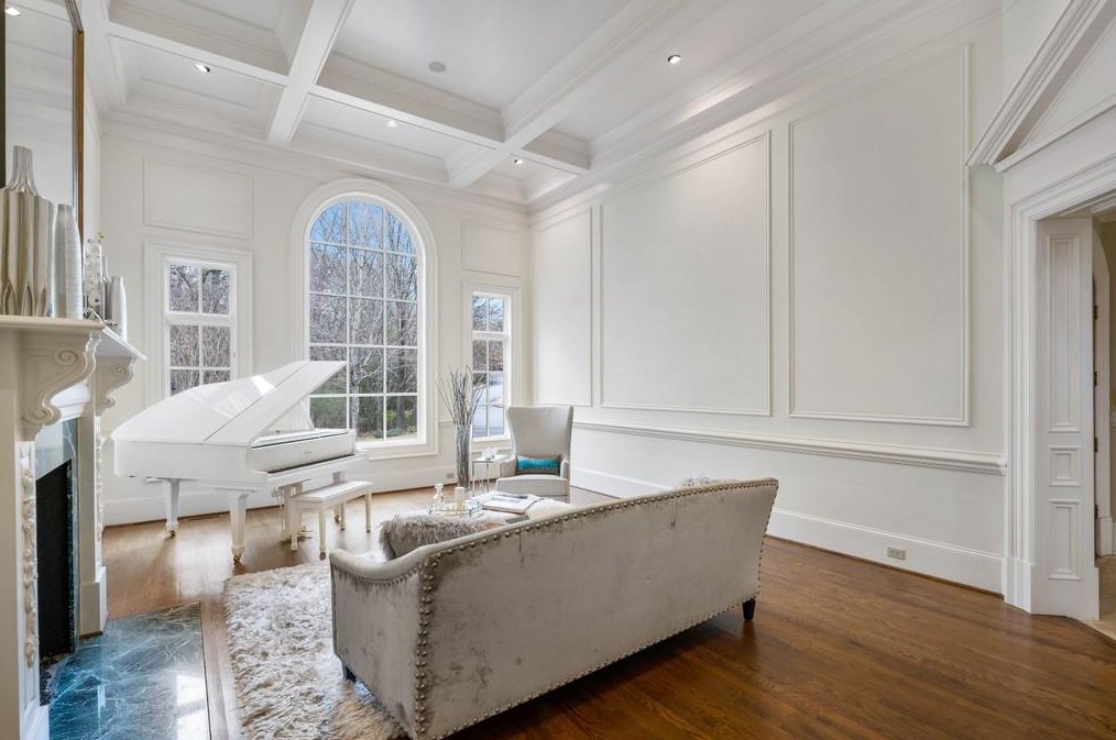 70 Old Ridgewood Pl, Atlanta GA  30327-2462 exterior