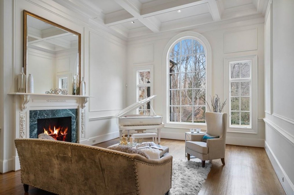 70 Old Ridgewood Pl, Atlanta GA  30327-2462 exterior