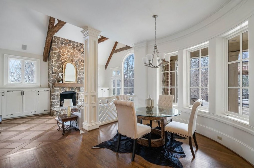 70 Old Ridgewood Pl, Atlanta GA  30327-2462 exterior