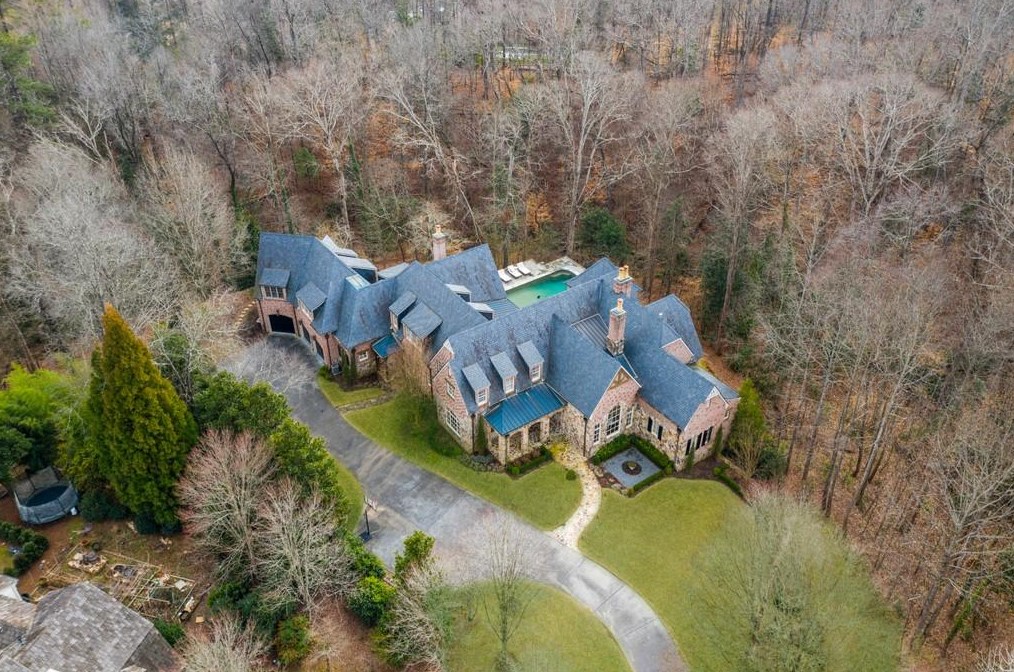 70 Old Ridgewood Pl, Atlanta GA  30327-2462 exterior