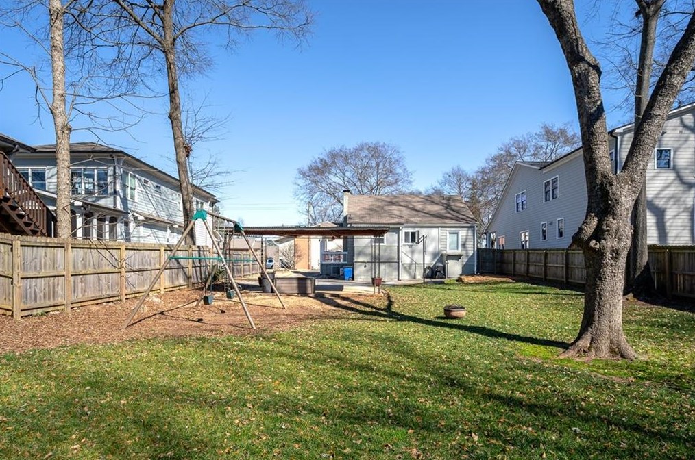 724 Sycamore Dr, Decatur GA 30030-2751 exterior