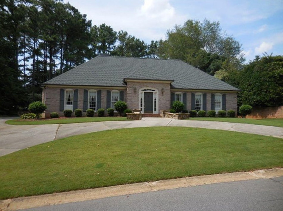 4911 Hampton Cir, Marietta, GA 30068