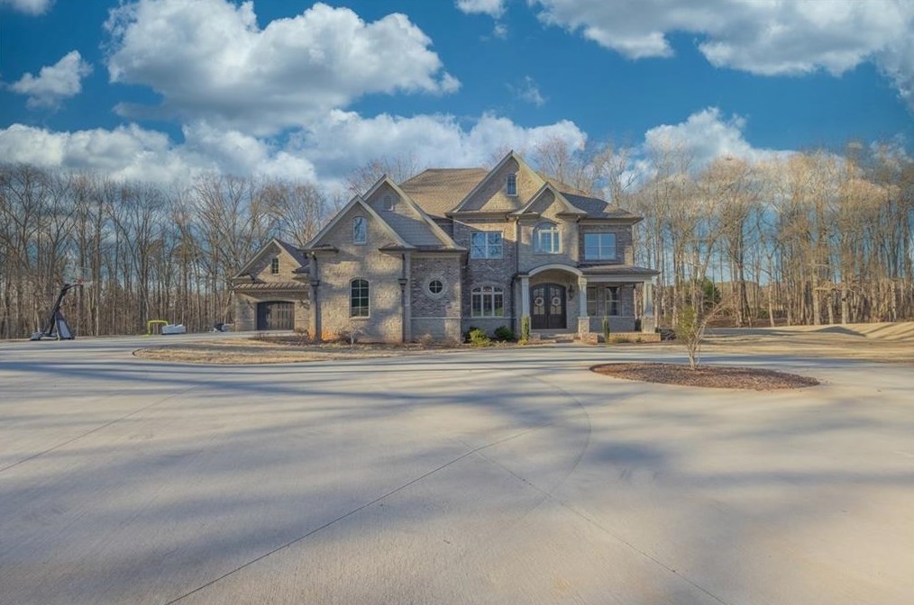 220 River Meadow Ln, Social Circle, GA 30025