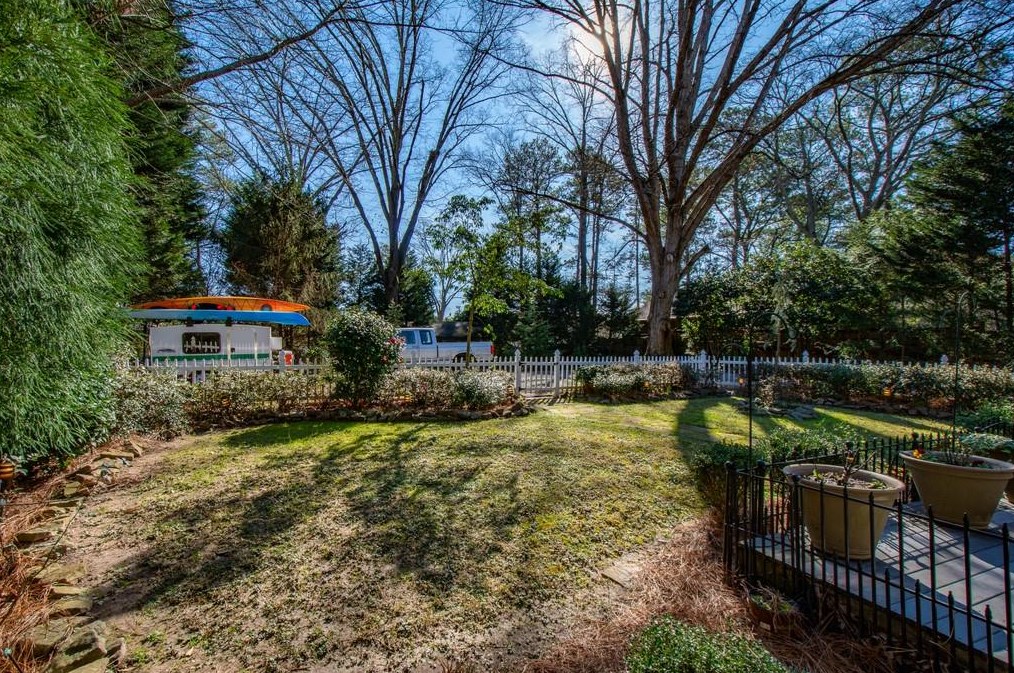 3235 Lavista Rd, Decatur GA  30033-1420 exterior