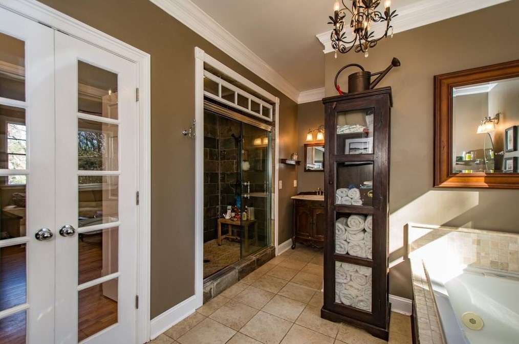 3235 Lavista Rd, Decatur GA  30033-1420 exterior