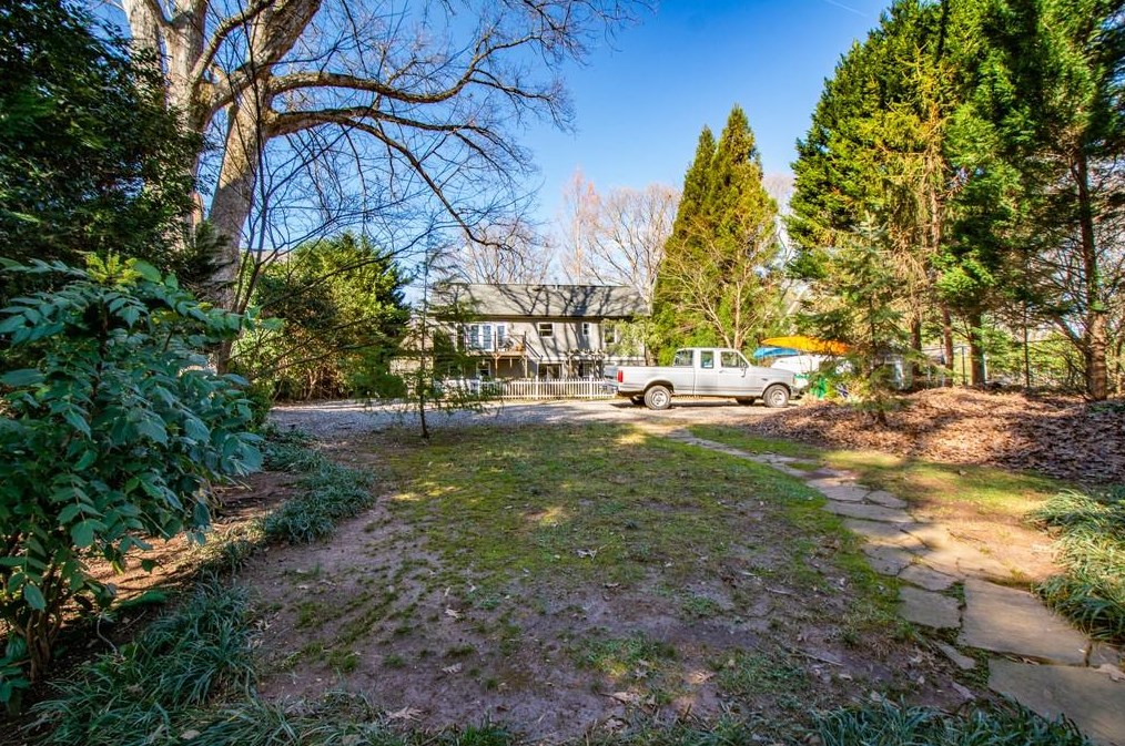 3235 Lavista Rd, Decatur GA  30033-1420 exterior