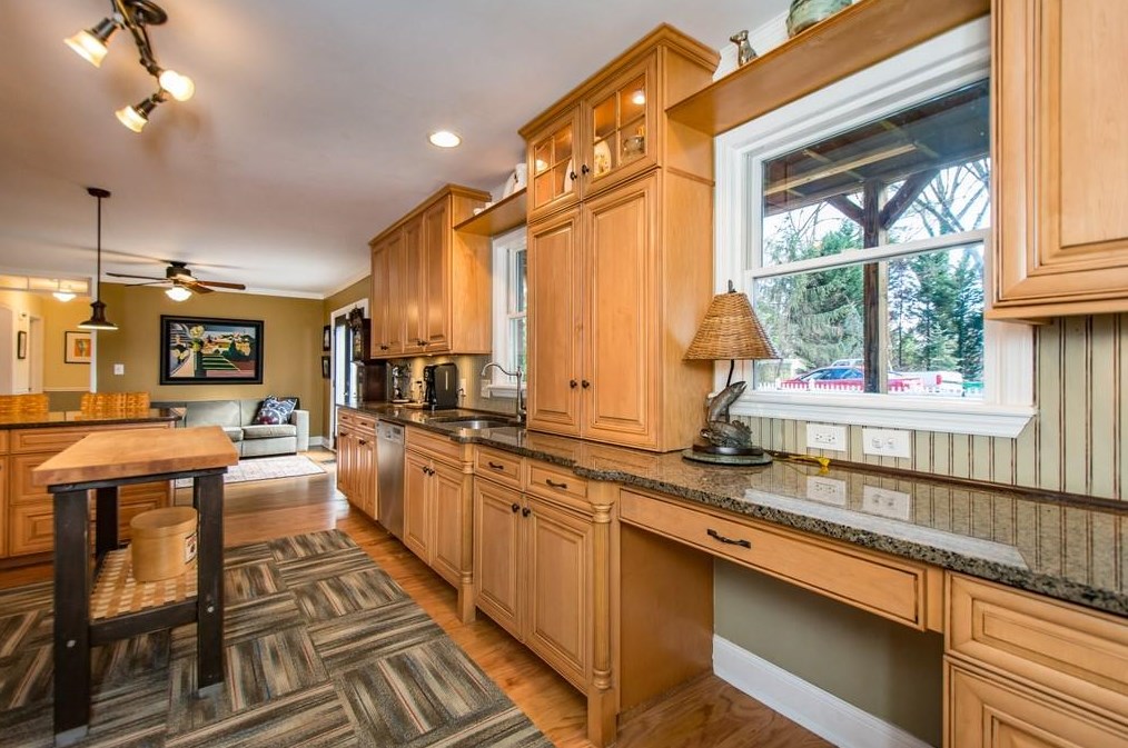 3235 Lavista Rd, Decatur GA  30033-1420 exterior