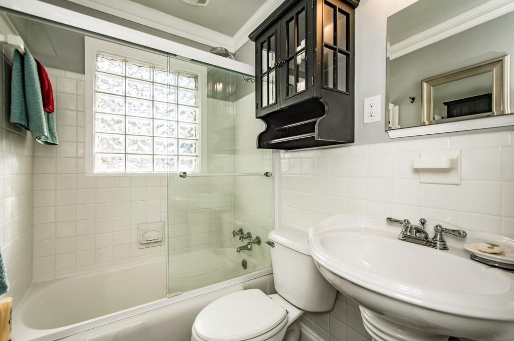 3235 Lavista Rd, Decatur GA  30033-1420 exterior