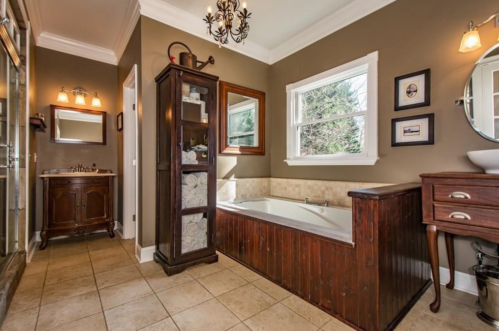 3235 Lavista Rd, Decatur GA  30033-1420 exterior