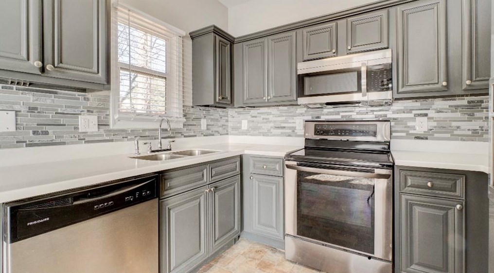 3131 Washington Rd, Atlanta GA  30344-5418 exterior