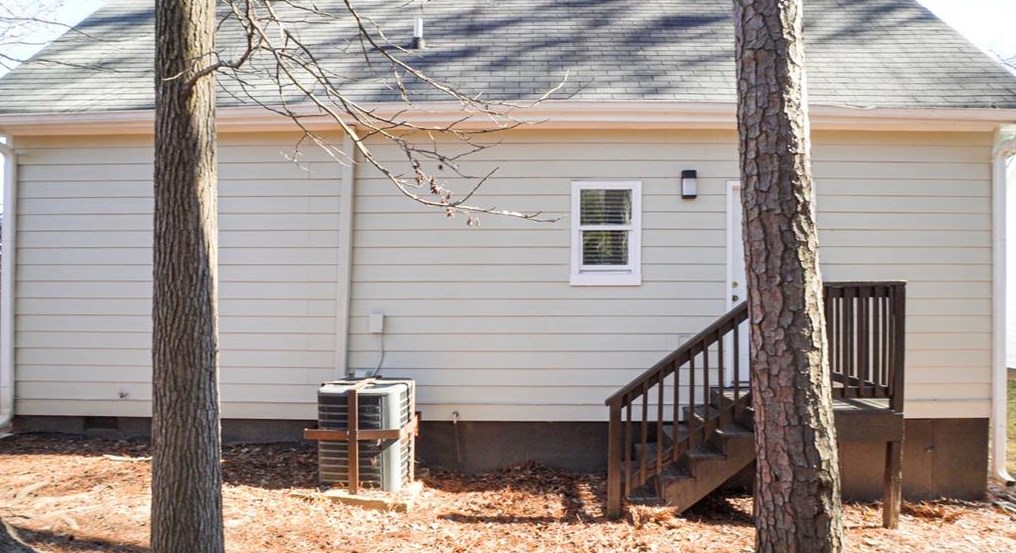 3131 Washington Rd, Atlanta GA  30344-5418 exterior