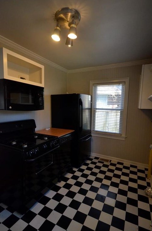 142 Woodbine Cir, Atlanta GA  30317-1930 exterior