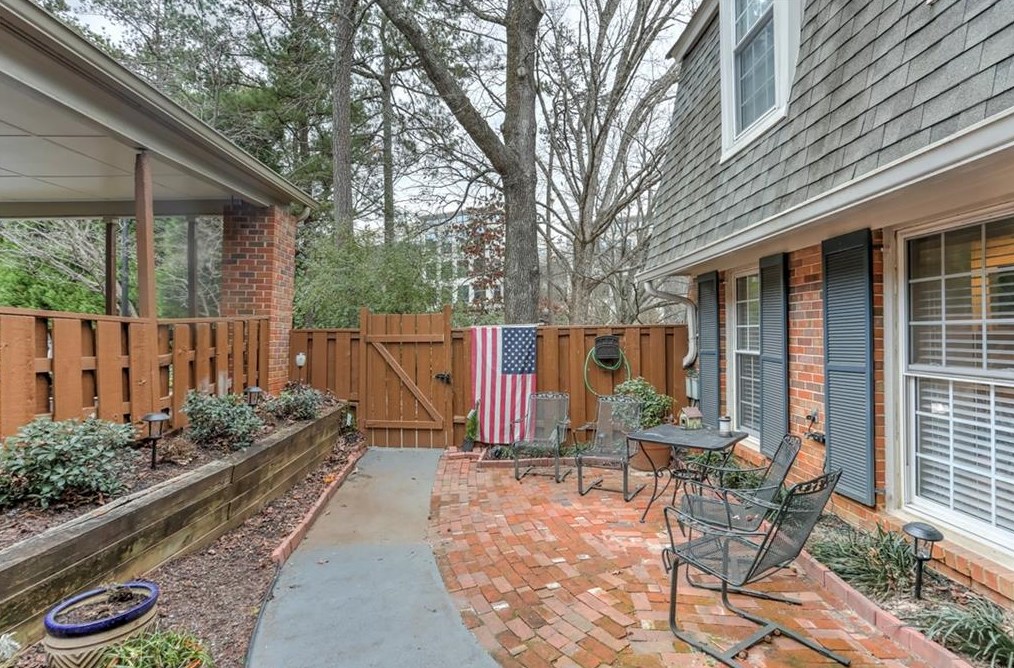 463 The North Chace, Atlanta GA  30328-4254 exterior