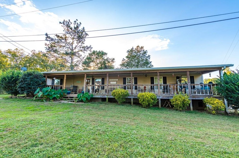 397 Erwin Hl Rd, Calhoun GA 30701-4061 exterior