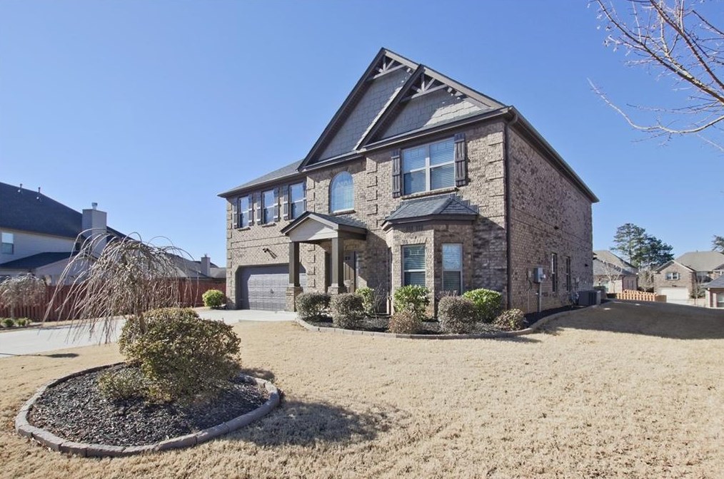 6211 Wynfield Dr, Flowery Branch, GA 30542-5381